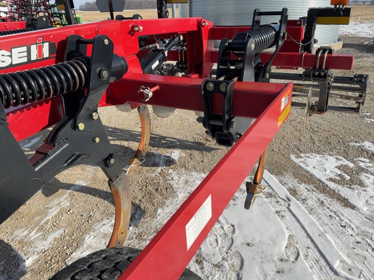 case-ih-870-ecolo-tiger-disc-ripper-image-22