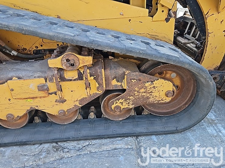 2020-caterpillar-259d3-image-10