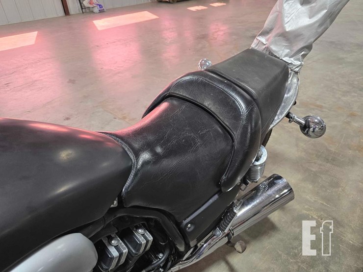 2001-yamaha-xt225-image-9