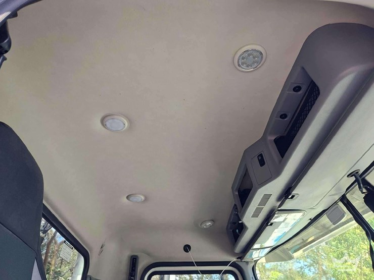 2022-mack-anthem-t/a-wet-kit-day-cab-truck-tractor-image-23