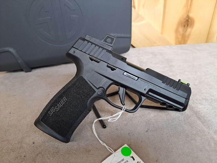 sig-sauer-p322-.22-lr-semiauto-pistol-image-9