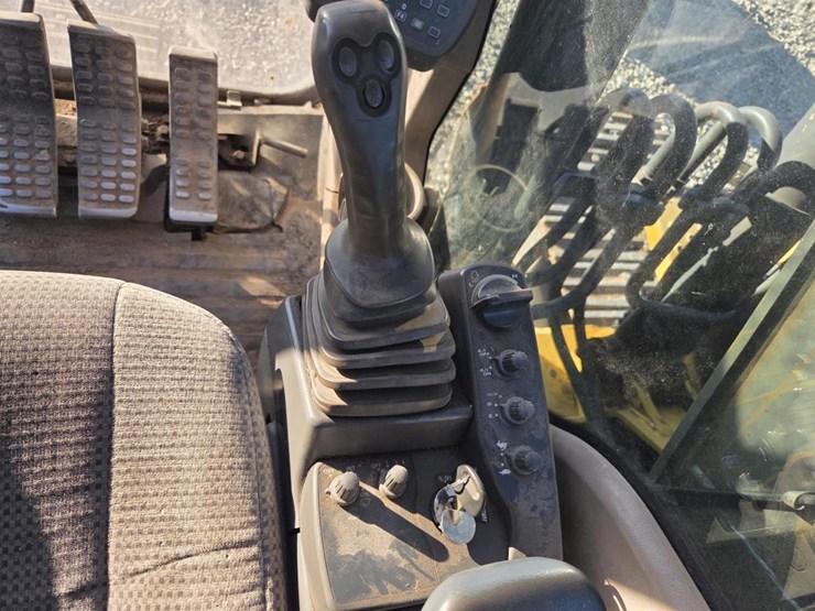 2012-deere-160d-lc-image-49