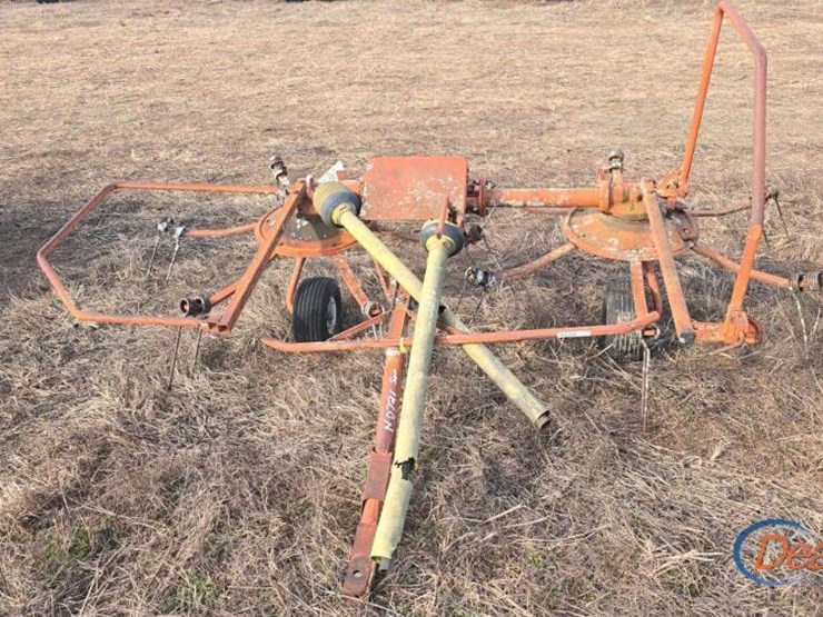 kuhn-hay-fluffer,-s/n-b0021-image-1