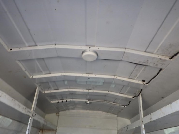 2004-ford-f550-image-12