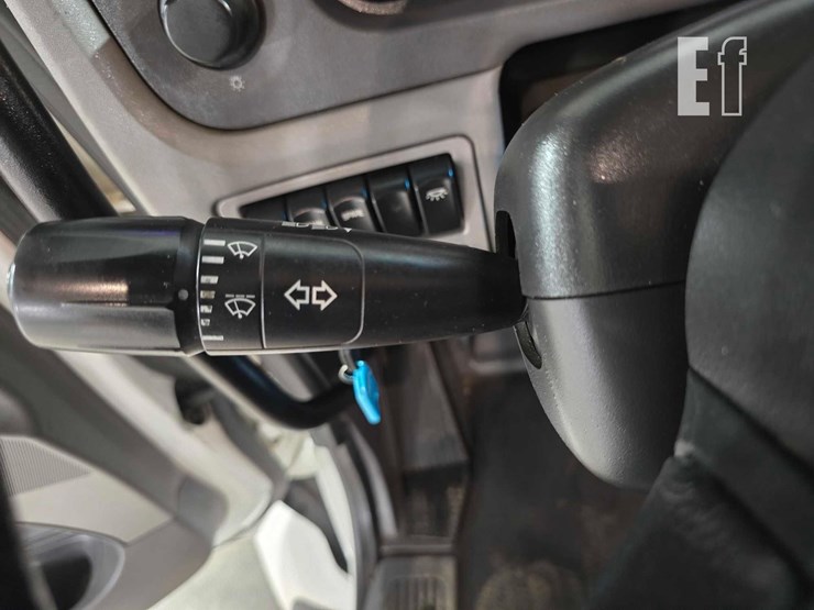 2017-peterbilt-579-image-23