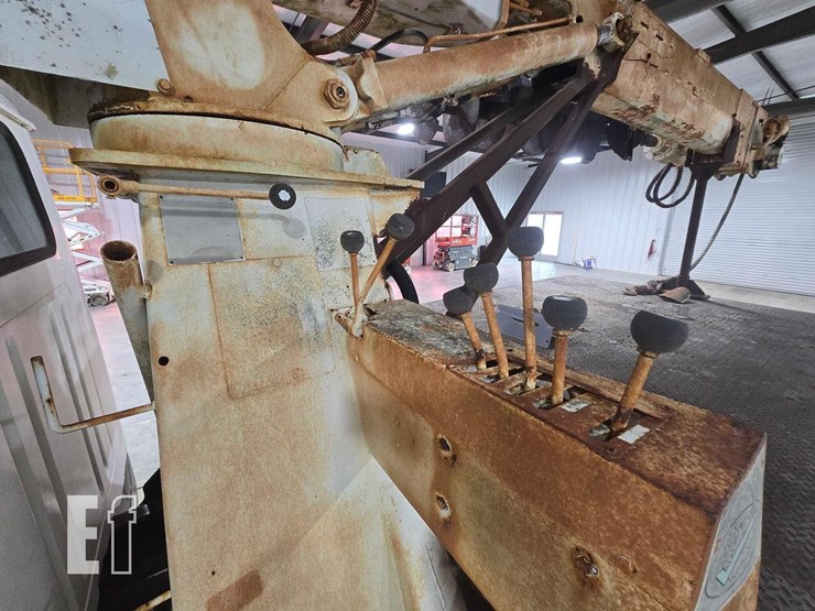 1998-international-4700-image-19