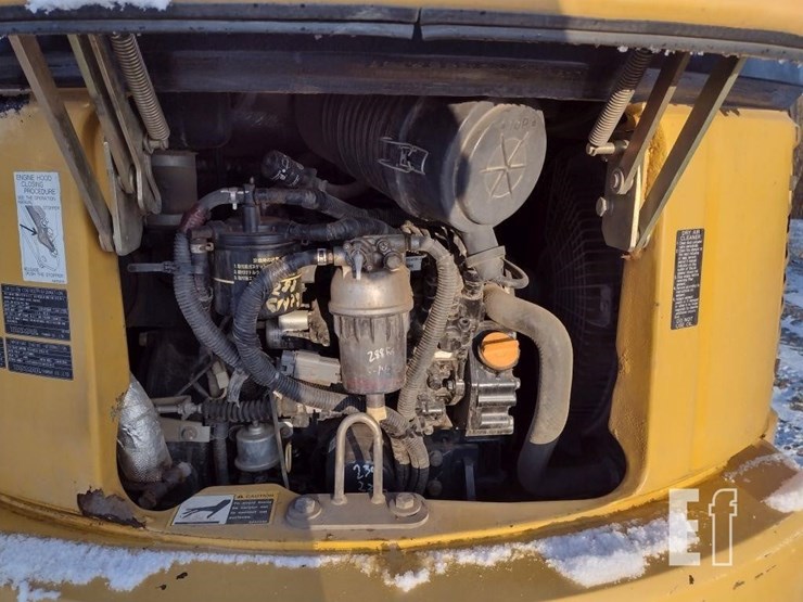 2013-deere-35d-image-43