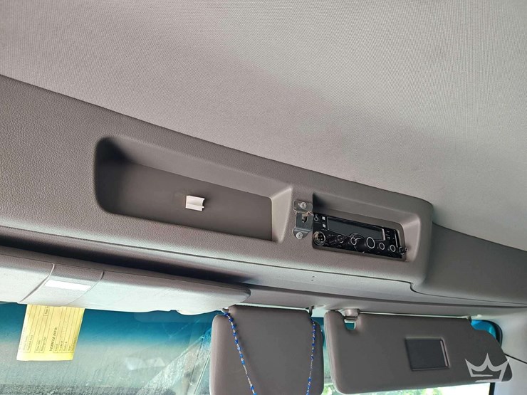 2022-peterbilt-567-image-33