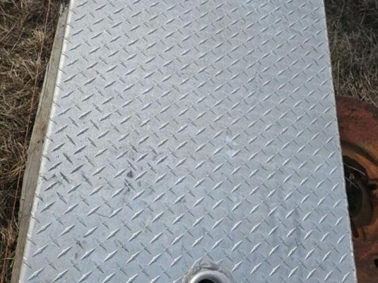 100-gal-fuel-tank-image-2