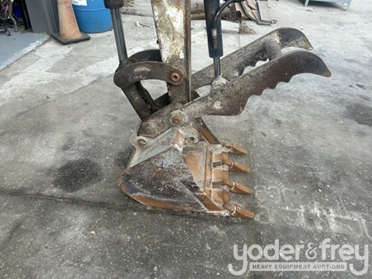 2017-bobcat-e32i-image-5