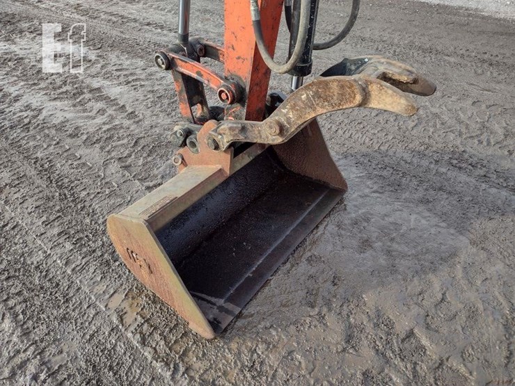 2017-kubota-kx040-4-image-17