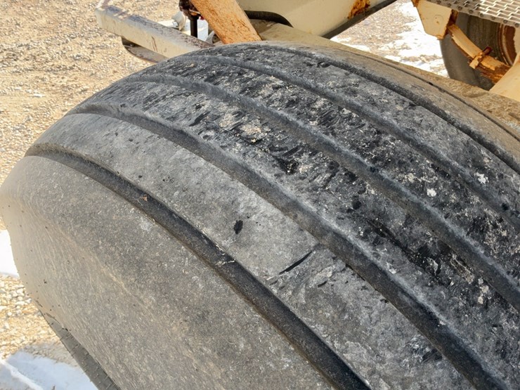 loftness-fs800-fertilizer-spreader-image-35