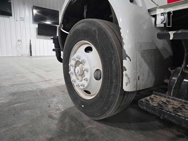 2004-international-durastar-4300-image-31