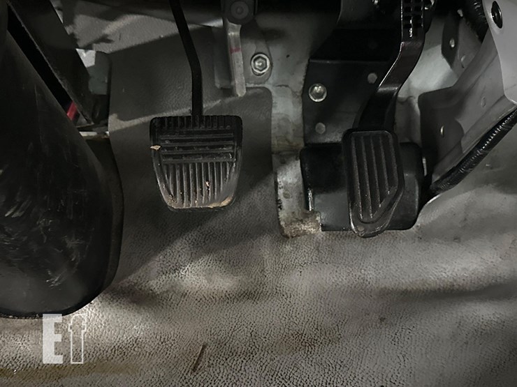 2015-hino-195-image-10