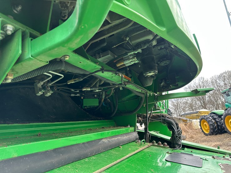 #38409-•-2014-john-deere-s680s-prwd-combine-image-52