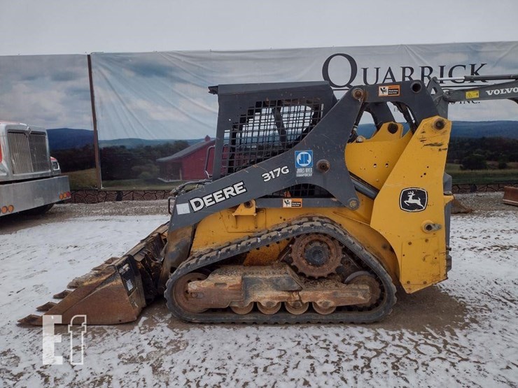 2019-deere-317g-image-1