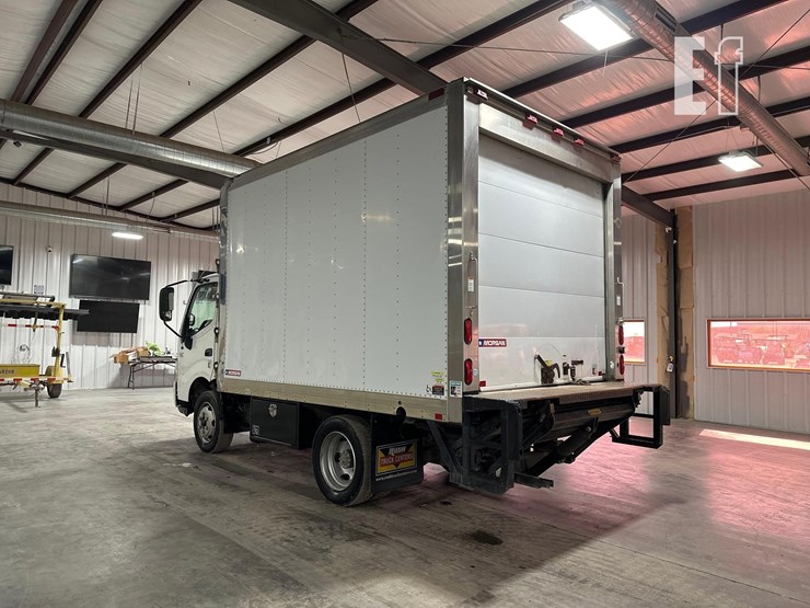 2015-hino-195-image-4