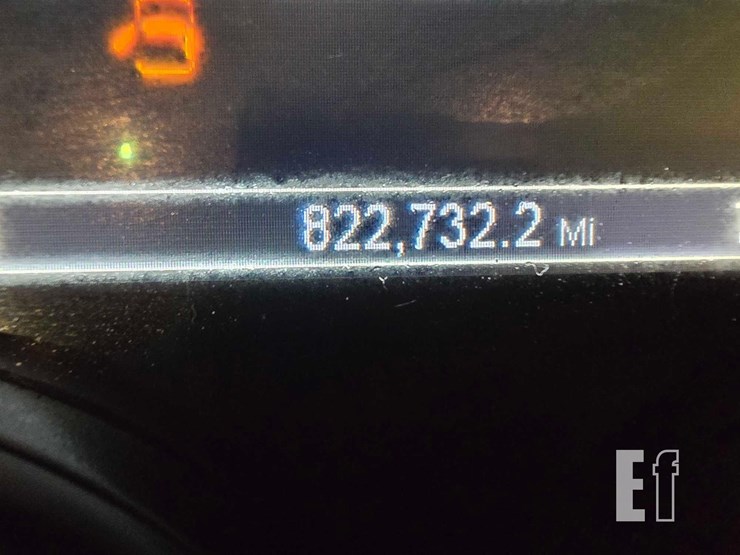 2017-peterbilt-579-image-17