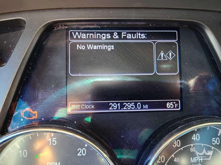 2022-peterbilt-567-image-49