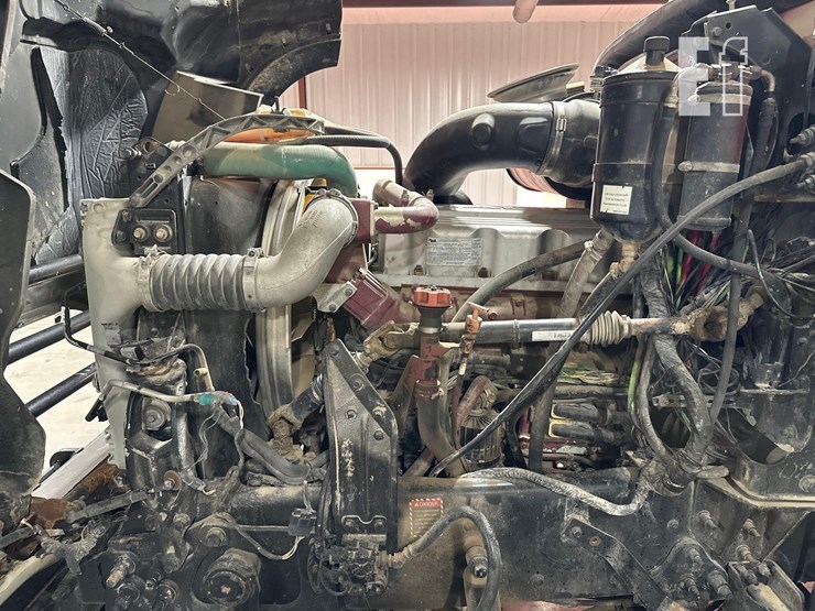 2012-mack-granite-gu713-image-26