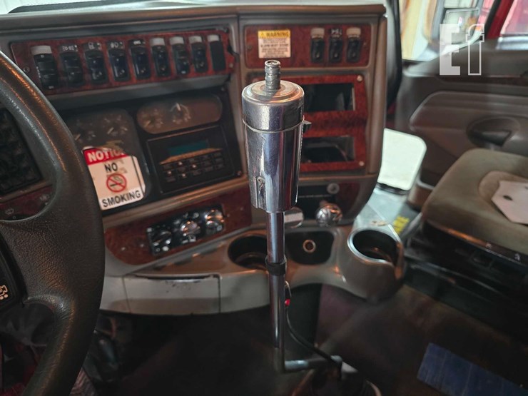 2016-kenworth-t2000-image-14