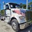 2023-peterbilt-567-image-2