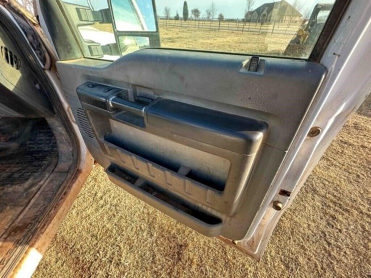 2013-ford-f350-xl-image-28