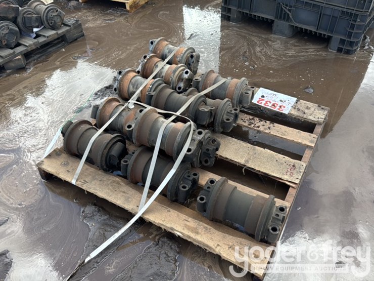 pallet-of-track-rollers-image-4