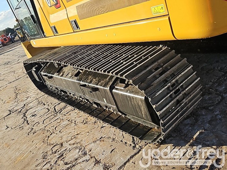 2023-caterpillar-340-image-25