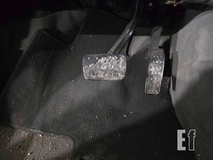 2011-cadillac-srx-image-11