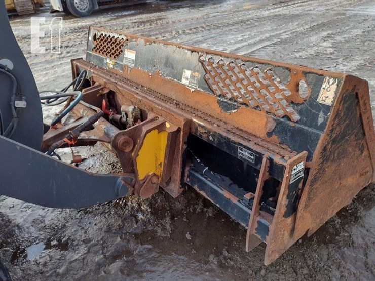 2021-deere-304l-image-16