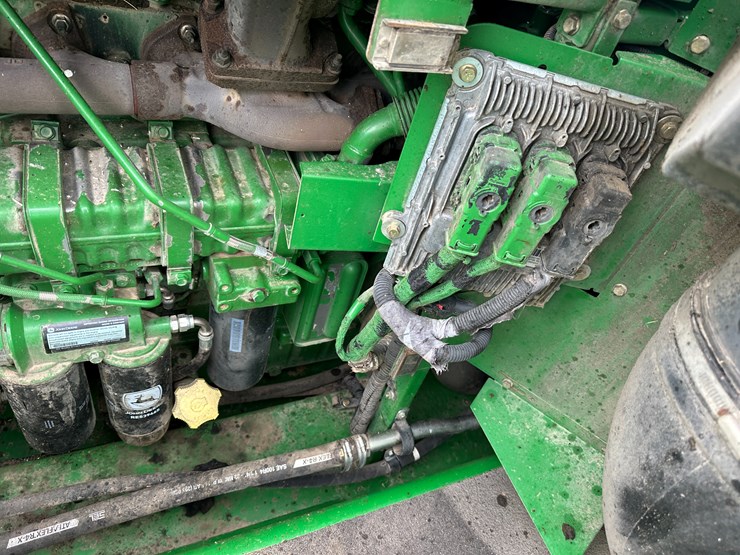 #38409-•-2014-john-deere-s680s-prwd-combine-image-74