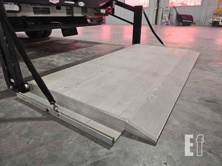 2006-ford-e350-sd-image-12