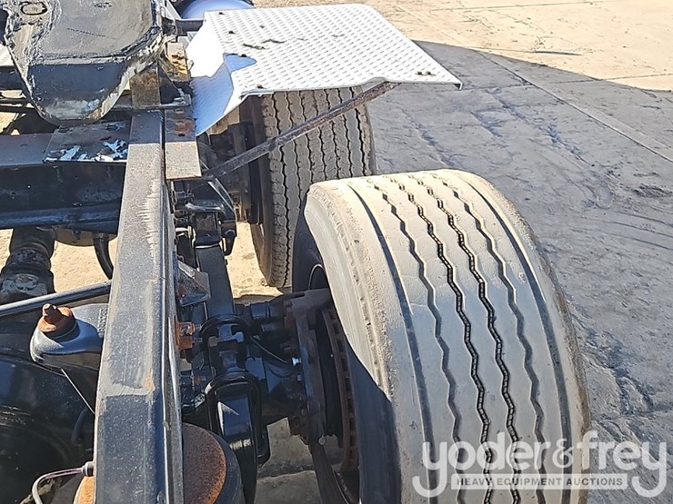 2018-peterbilt-579-image-19