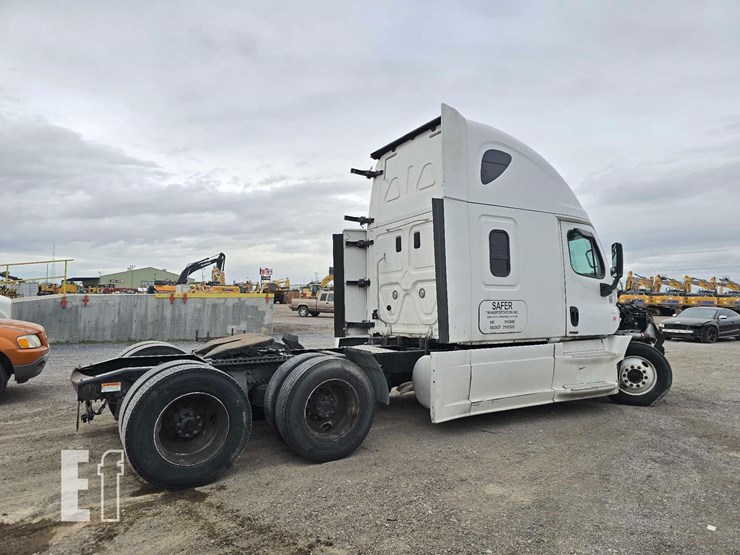 2016-freightliner-cascadia-125-image-3