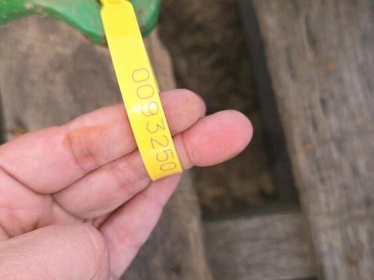 john-deere-lift-arms-and-top-link-image-3