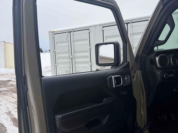 2020-jeep-gladiator-image-11