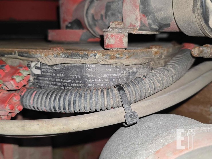 2013-peterbilt-365-image-26