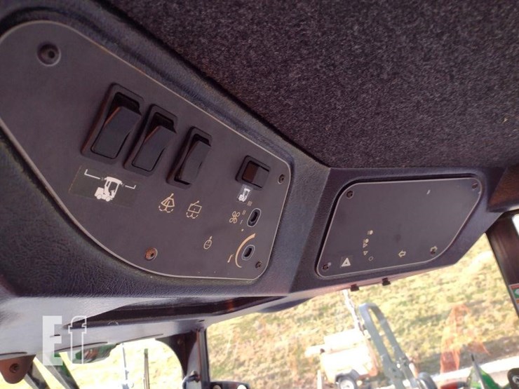 ventrac-3400l-lawn-mower-w/blade-&-broom-image-12