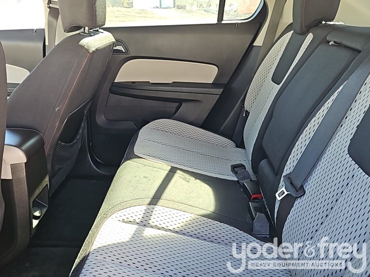 2015-chevrolet-equinox-image-17