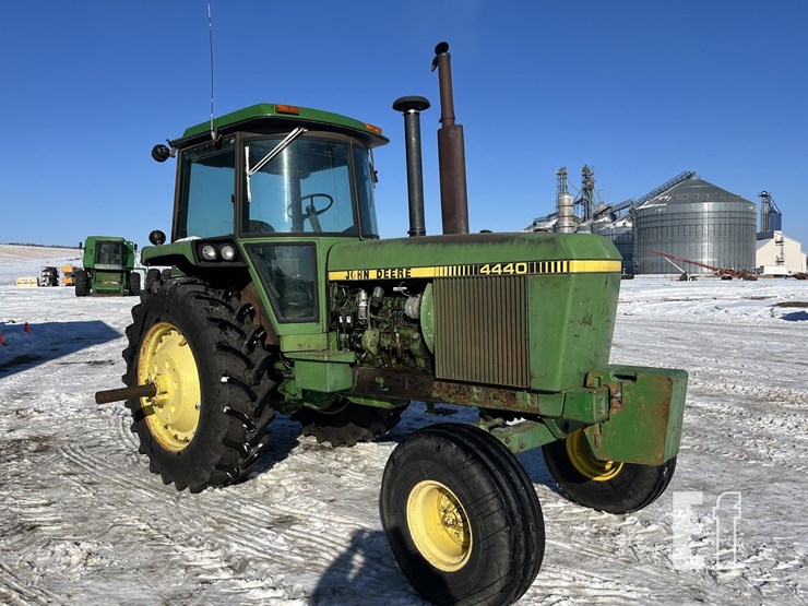 john-deere-4440-image-7