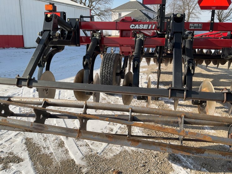 case-ih-870-ecolo-tiger-disc-ripper-image-32