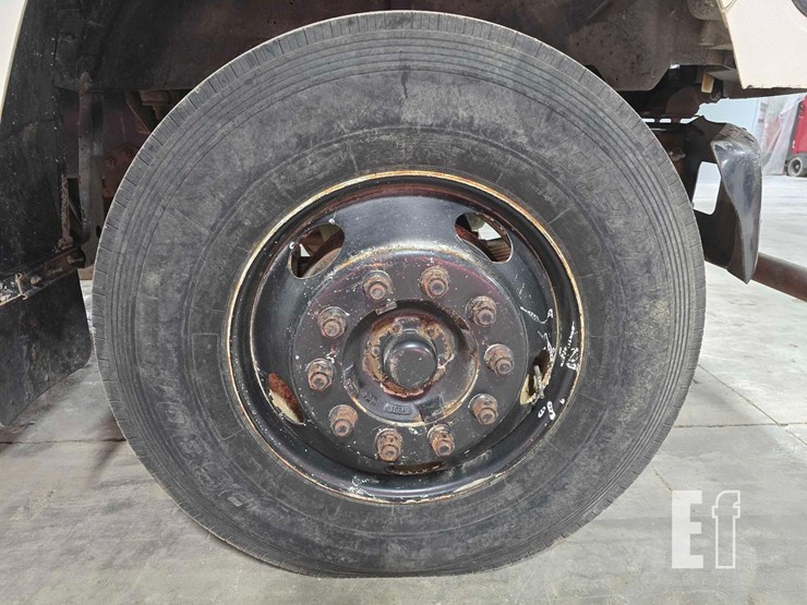 1998-ford-f800-image-18