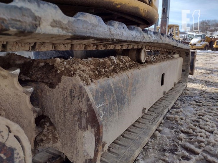 2013-deere-35d-image-37