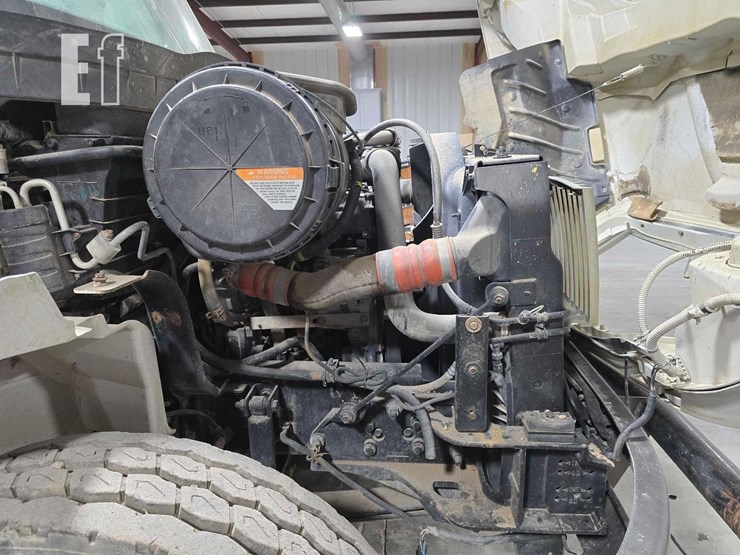 2009-international-durastar-4300-image-24