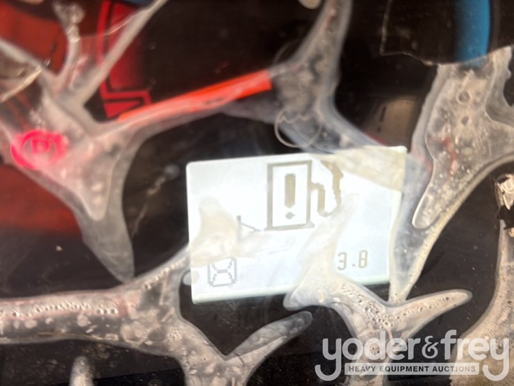 2024-caterpillar-cb2.7-image-31