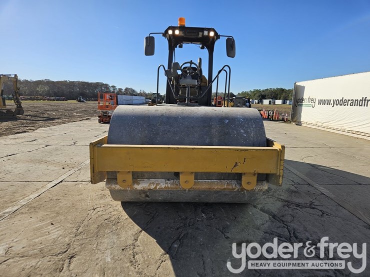 2016-caterpillar-cs54b-image-11