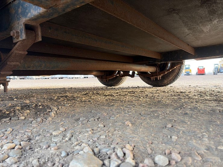 2012-carry-on-enclosed-trailer-image-6