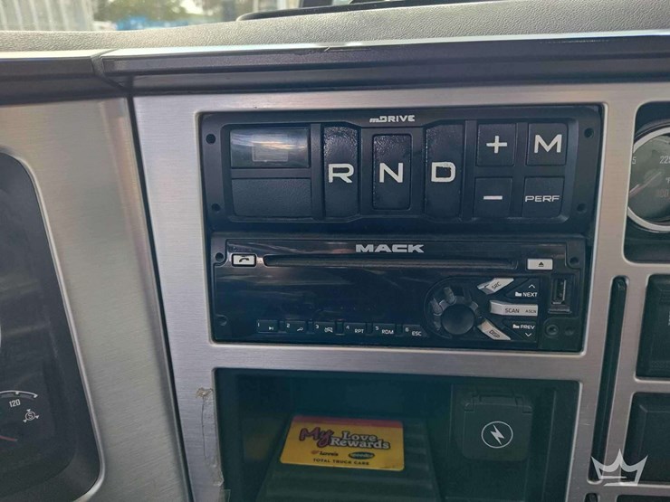 2020-mack-anthem-t/a-wet-kit-day-cab-truck-tractor-image-19