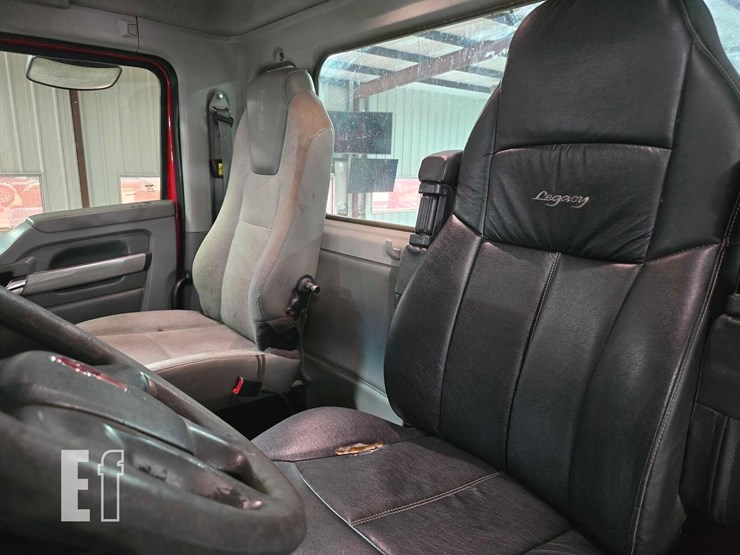 2015-kenworth-t680-image-12